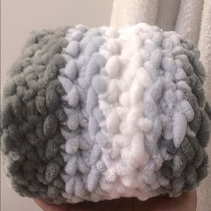 Plush Mix grey white scarf